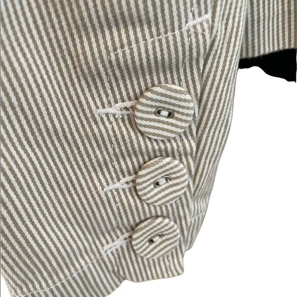 Talbots Petites Stretch tan/white striped covered button blazer, size 8. - Picture 5 of 7